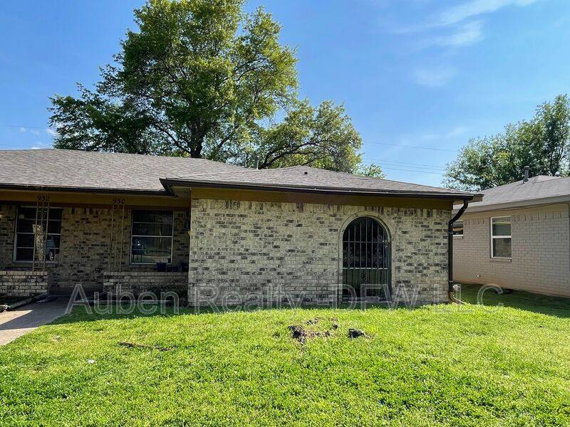 House for rent at 930 Lindy Court, Irving, TX 75060