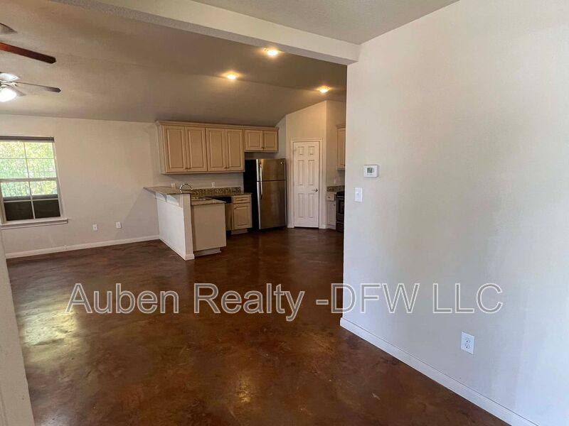 Apartment for rent at 2308 S 3rd St #B, Waco, TX 76707