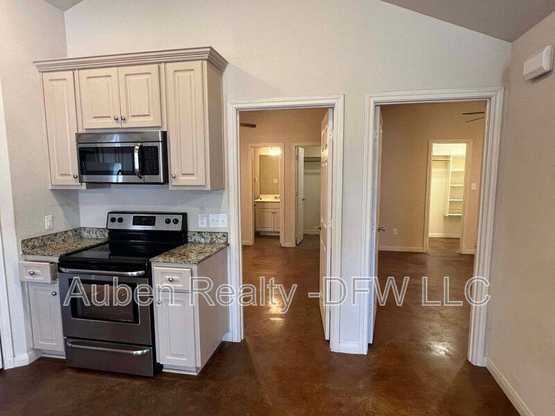 Apartment for rent at 2308 S 3rd St #B, Waco, TX 76707