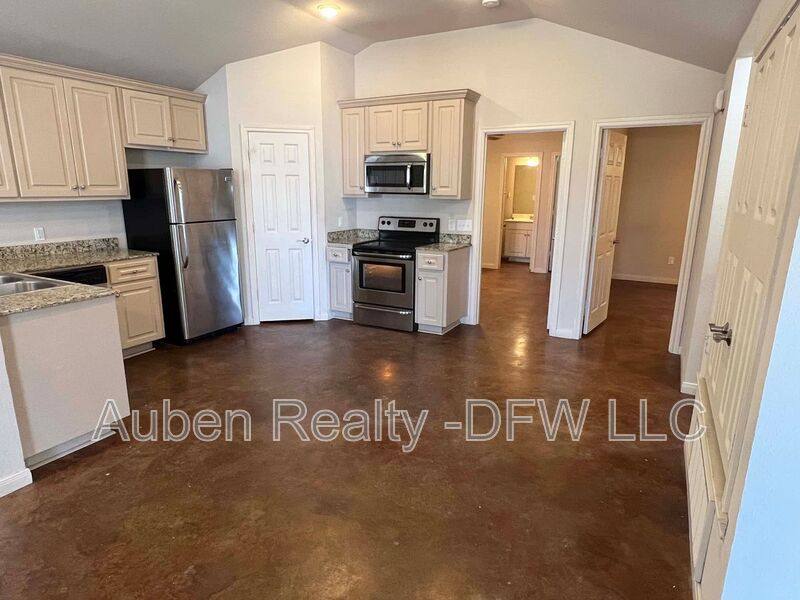 Apartment for rent at 2308 S 3rd St #B, Waco, TX 76707