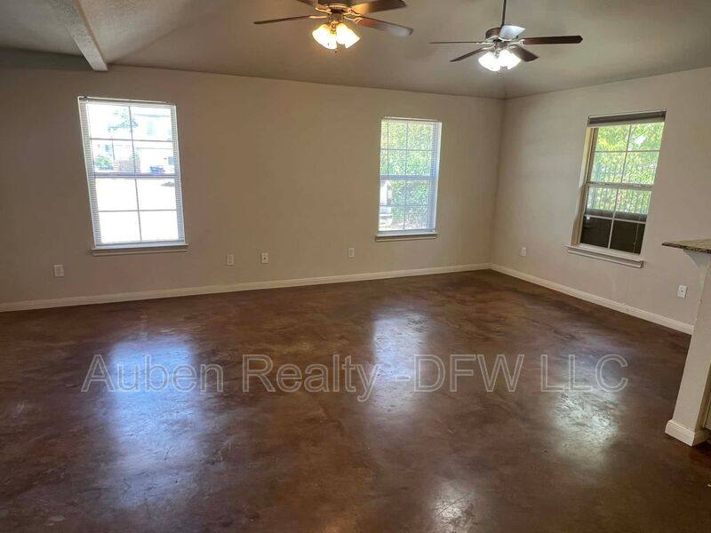 Apartment for rent at 2308 S 3rd St #B, Waco, TX 76707