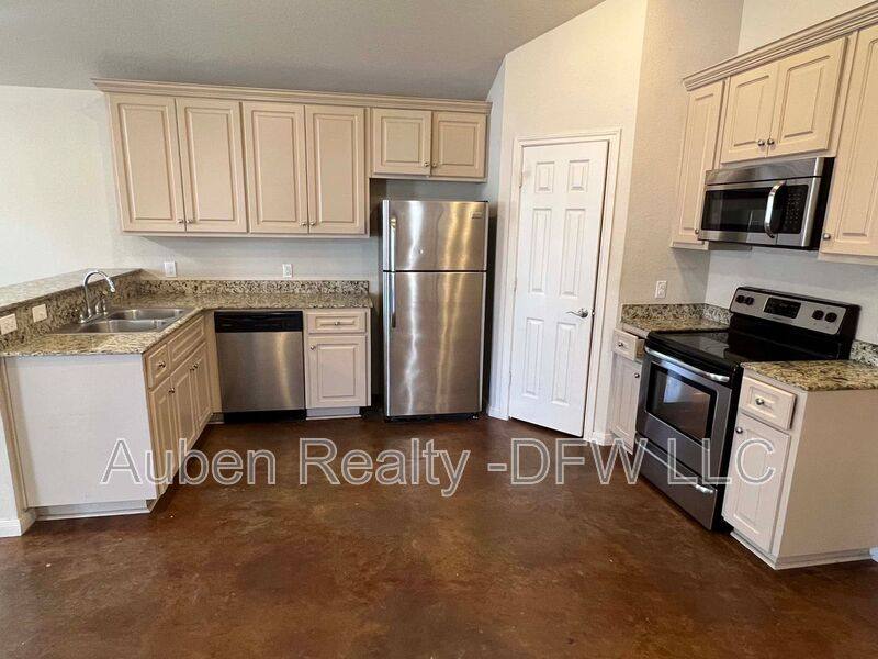 Apartment for rent at 2308 S 3rd St #B, Waco, TX 76707