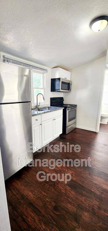 Townhouse for rent at 940 E Palmetto St, Lakeland, FL 33801