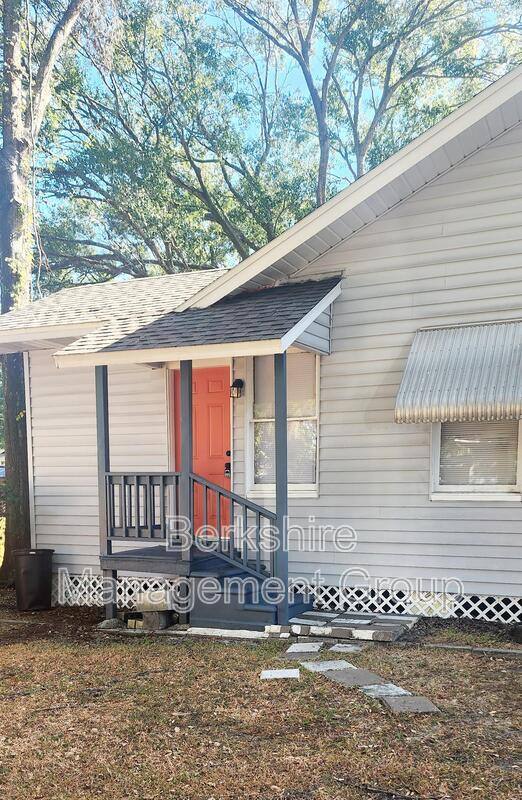 Townhouse for rent at 940 E Palmetto St, Lakeland, FL 33801