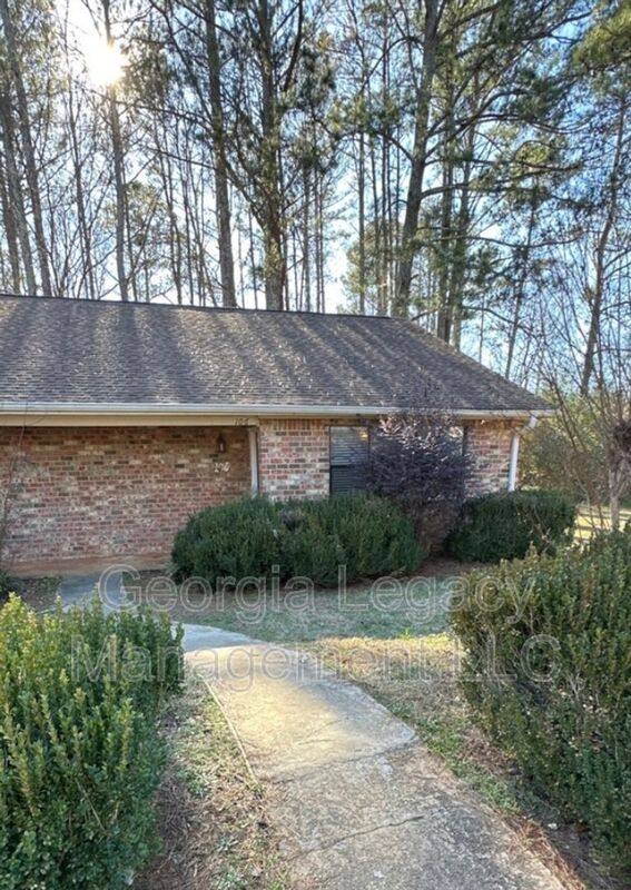Townhouse for rent at 106-1 Oak Park Court, Athens, GA 30605