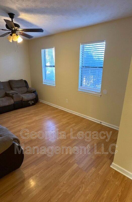 Townhouse for rent at 106-1 Oak Park Court, Athens, GA 30605
