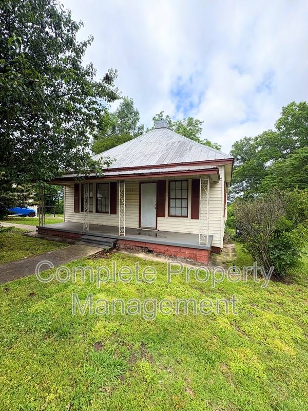 House for rent at 704 Ave I, Bessemer, AL 35020