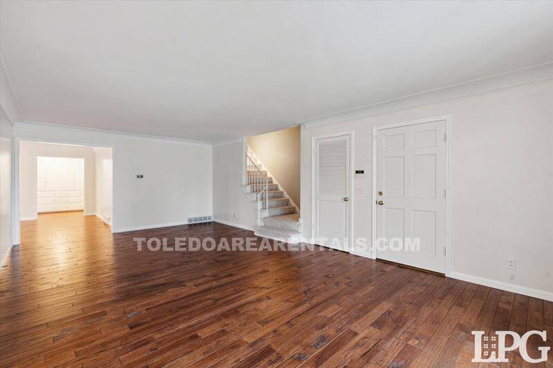 Apartment for rent at 3835 Hillandale Rd E, Toledo, OH 43606