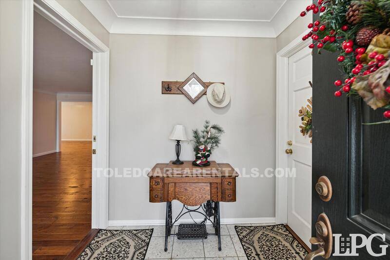 Apartment for rent at 3835 Hillandale Rd E, Toledo, OH 43606
