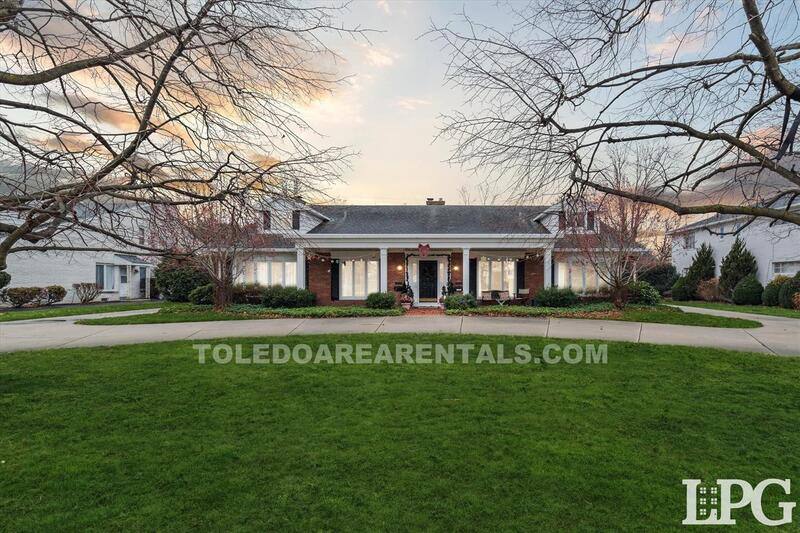 Apartment for rent at 3835 Hillandale Rd E, Toledo, OH 43606