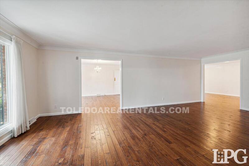 Apartment for rent at 3835 Hillandale Rd E, Toledo, OH 43606
