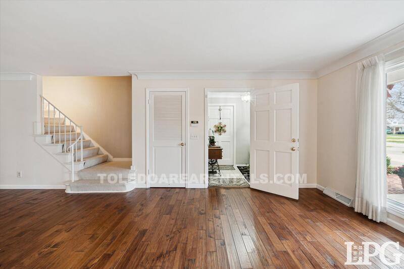 Apartment for rent at 3835 Hillandale Rd E, Toledo, OH 43606