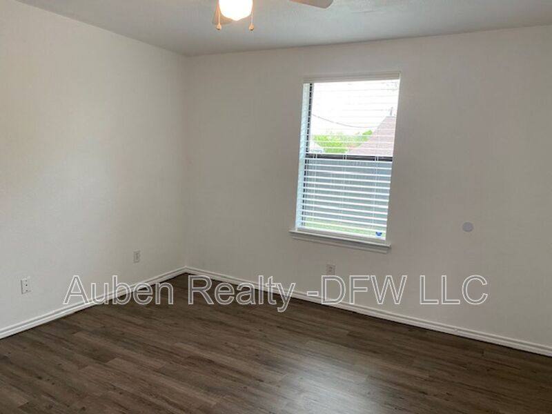 House for rent at 203 W Willow St, Sanger, TX 76266