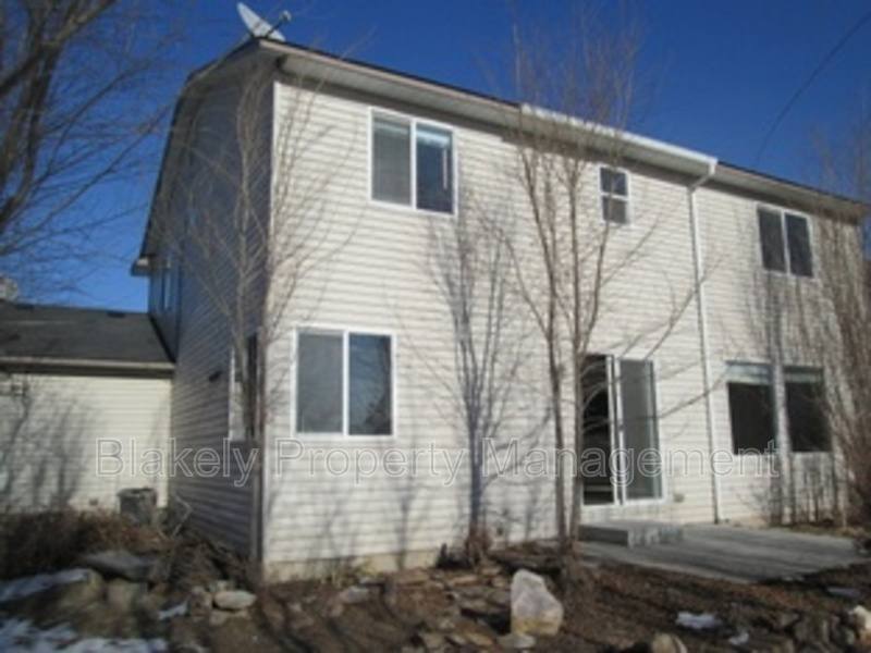 House for rent at 3801 E Sutton Dr, Nampa, ID 83686