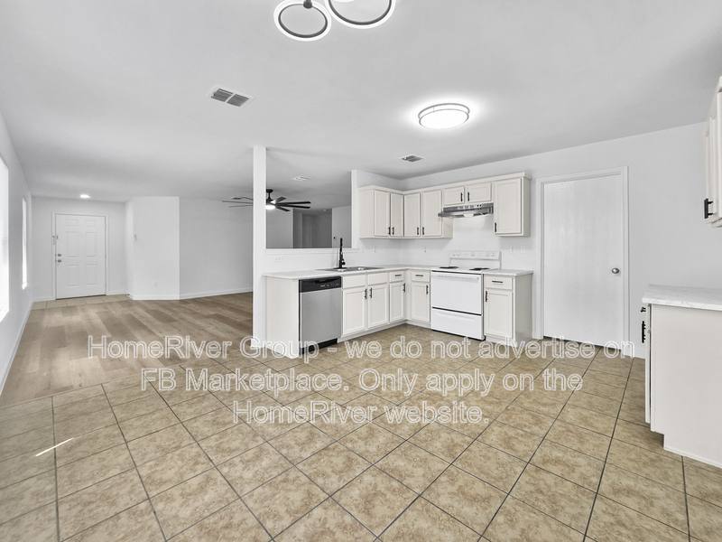 House for rent at 4261 Meadowknoll Dr, Fort Worth, TX 76123