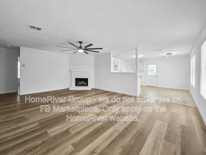 House for rent at 4261 Meadowknoll Dr, Fort Worth, TX 76123