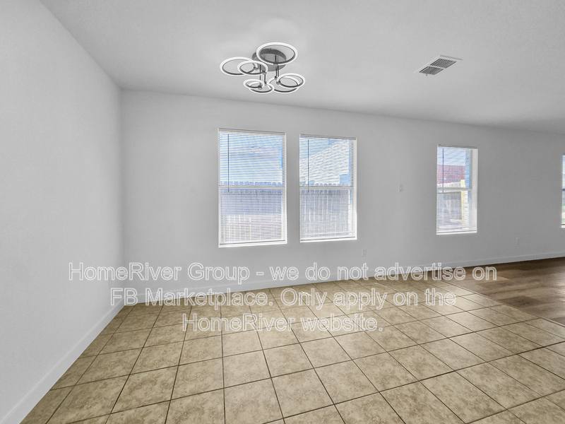 House for rent at 4261 Meadowknoll Dr, Fort Worth, TX 76123