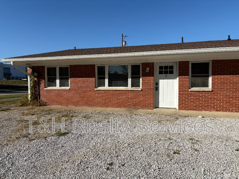 Apartment for rent at 2924 S County Rd 1050 E 7, Indianapolis, IN 46231