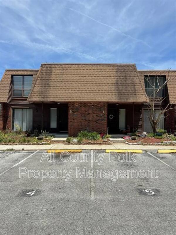 Townhouse for rent at 1836 N Crystal Lake Dr #5, Lakeland, FL 33801