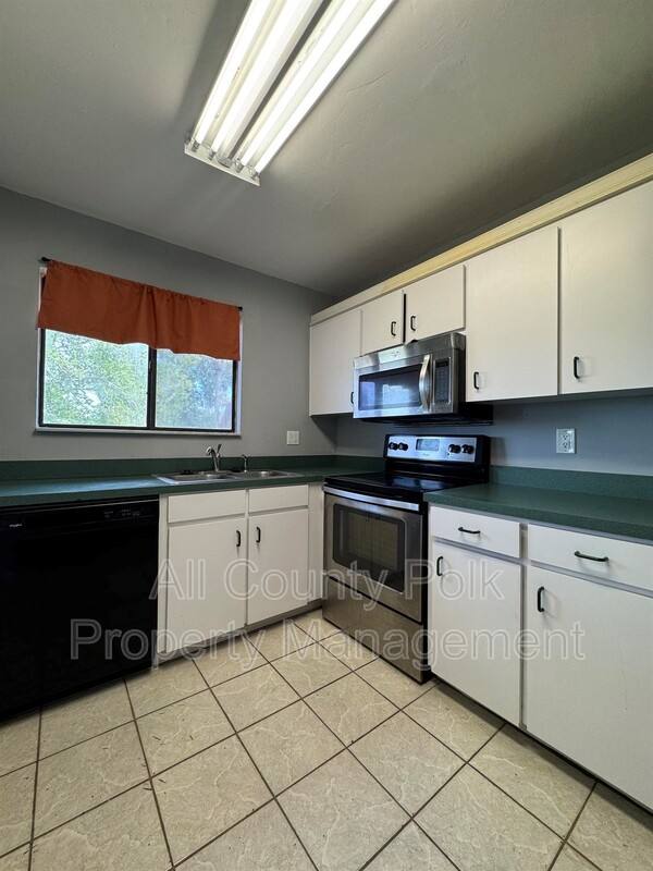Townhouse for rent at 1836 N Crystal Lake Dr #5, Lakeland, FL 33801