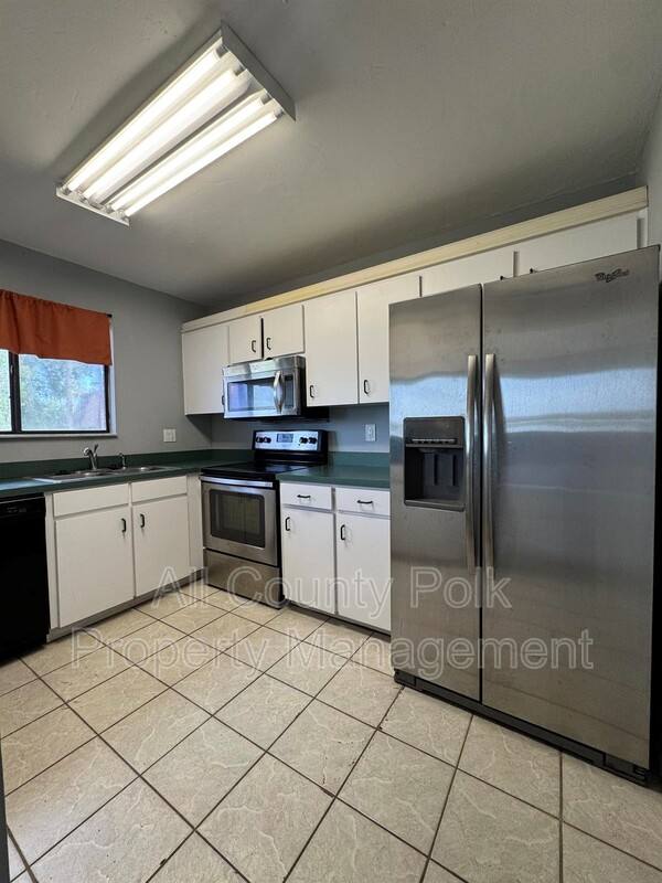 Townhouse for rent at 1836 N Crystal Lake Dr #5, Lakeland, FL 33801