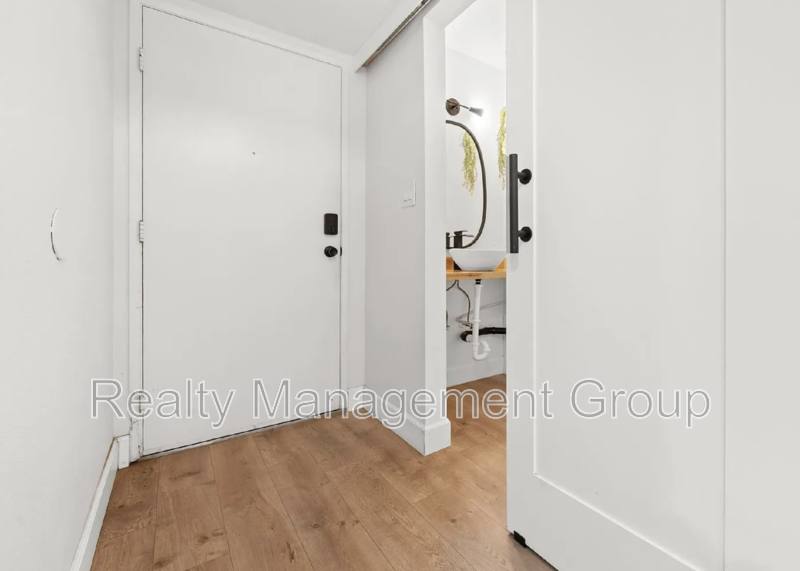 Townhouse for rent at 6821 Alvarado Rd #8, San Diego, CA 92120