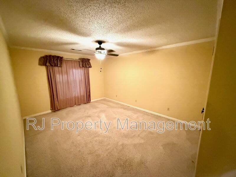House for rent at 8610 Dena Cove W, Cordova, TN 38018