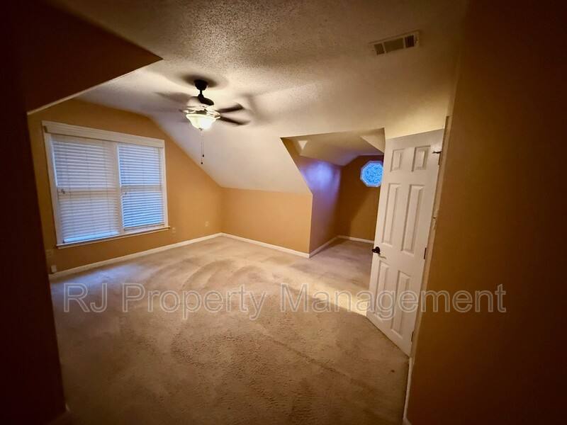House for rent at 8610 Dena Cove W, Cordova, TN 38018