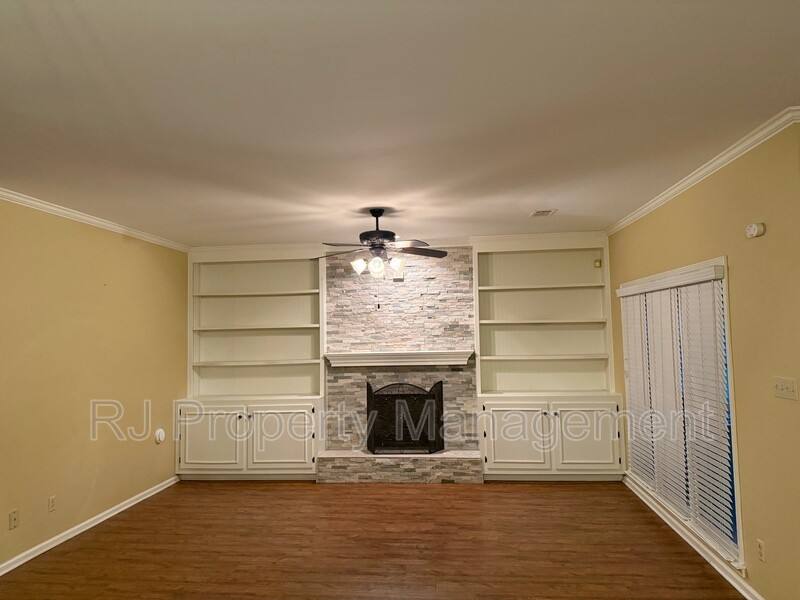 House for rent at 8610 Dena Cove W, Cordova, TN 38018