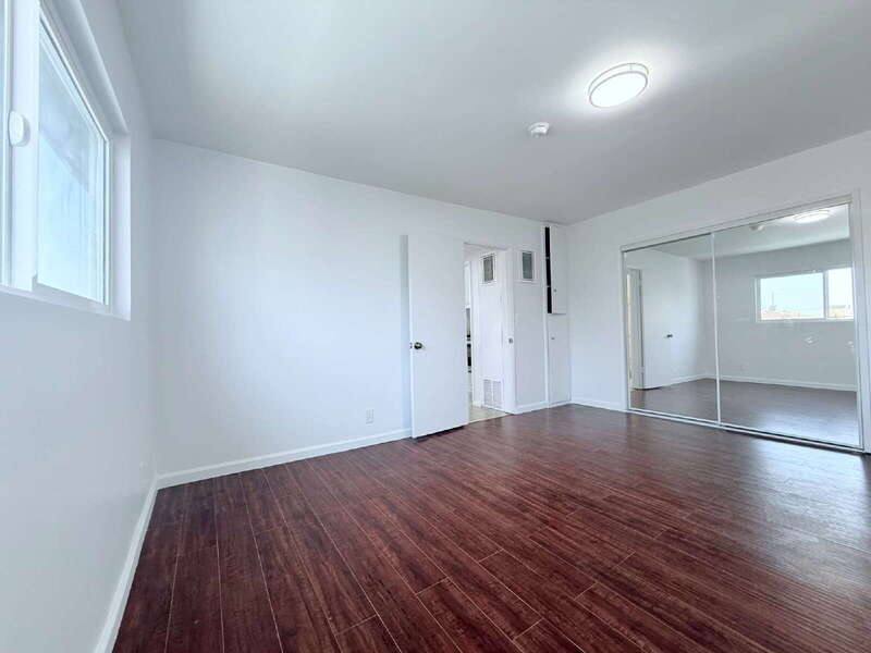 Apartment for rent at 1915 S Longwood Ave #5, Los Angeles, CA 90016