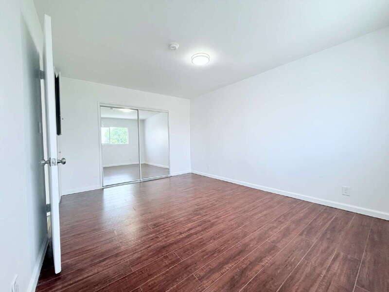 Apartment for rent at 1915 S Longwood Ave #5, Los Angeles, CA 90016