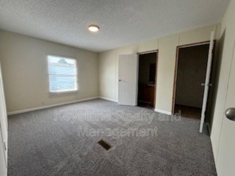 House for rent at 822 Monroe Lane, Oak Grove, KY 42262