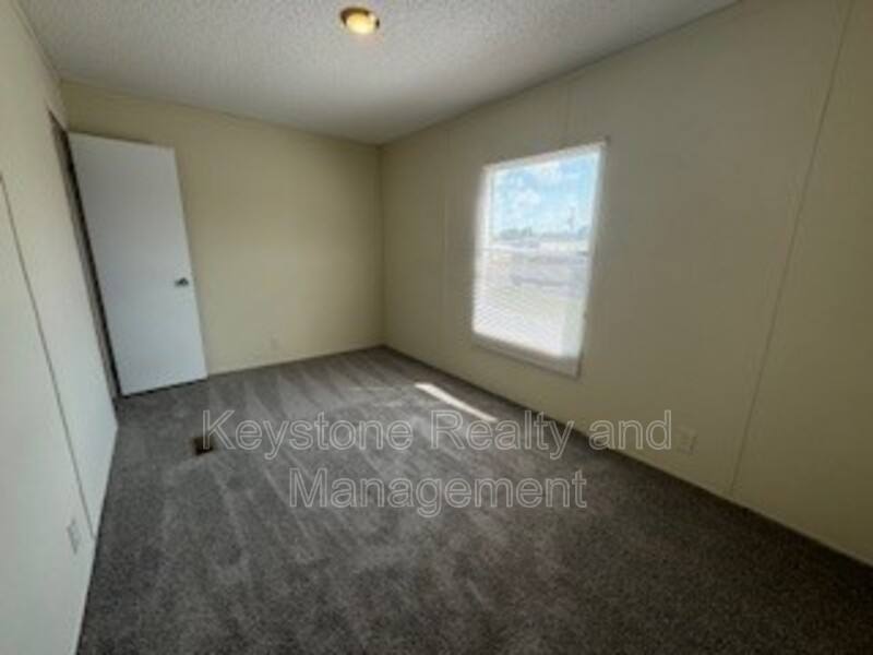 House for rent at 822 Monroe Lane, Oak Grove, KY 42262