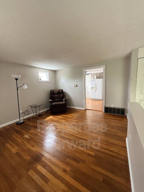 House for rent at 873 Allison Dr, Columbus, OH 43207