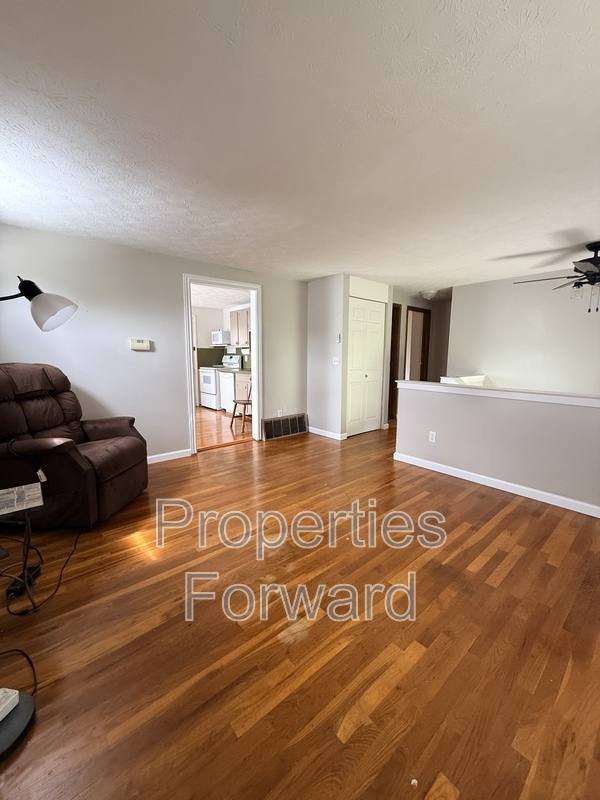 House for rent at 873 Allison Dr, Columbus, OH 43207