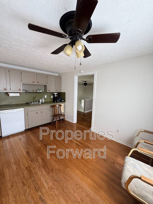 House for rent at 873 Allison Dr, Columbus, OH 43207