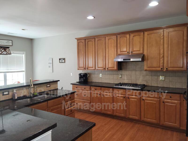 House for rent at 380 Simonton Crest Dr, Lawrenceville, GA 30045