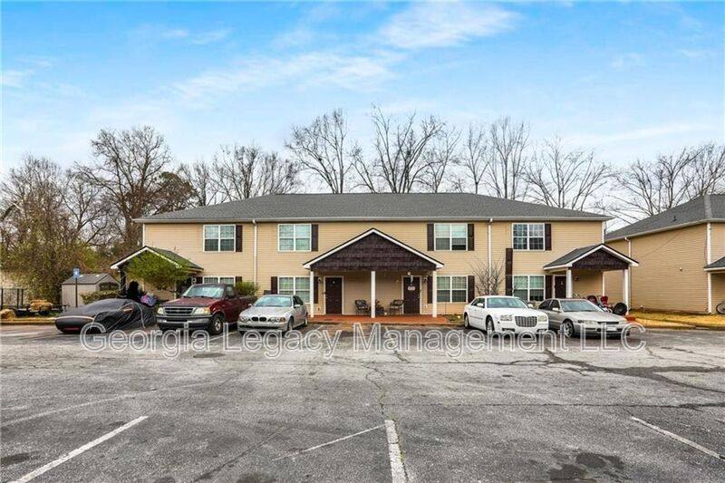 Townhouse for rent at 407 Maple Way E, Monroe, GA 30655
