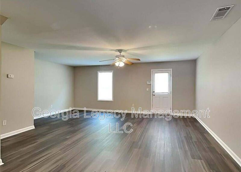 Townhouse for rent at 407 Maple Way E, Monroe, GA 30655