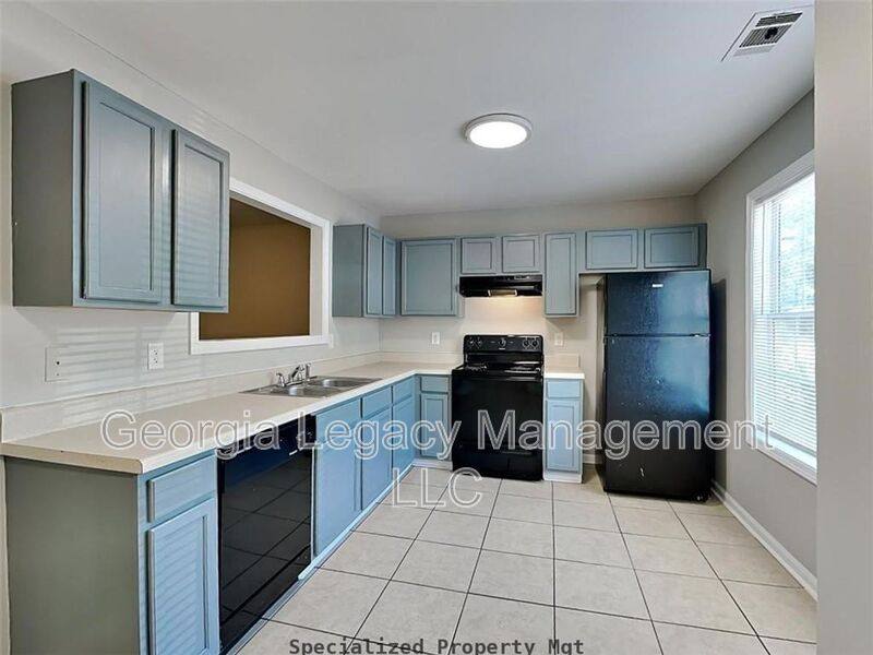 Townhouse for rent at 407 Maple Way E, Monroe, GA 30655