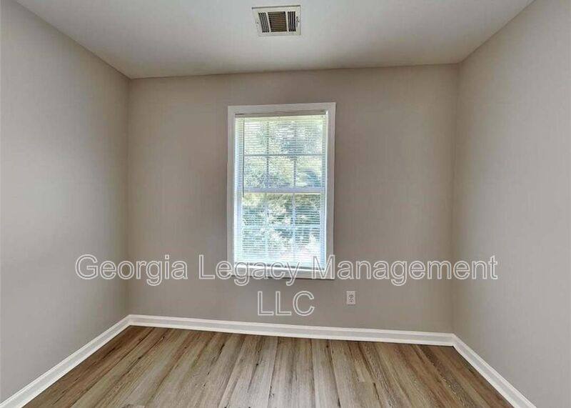 Townhouse for rent at 407 Maple Way E, Monroe, GA 30655