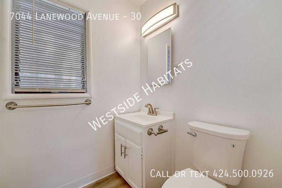 Apartment for rent at 7044 Lanewood Ave #30, Los Angeles, CA 90028