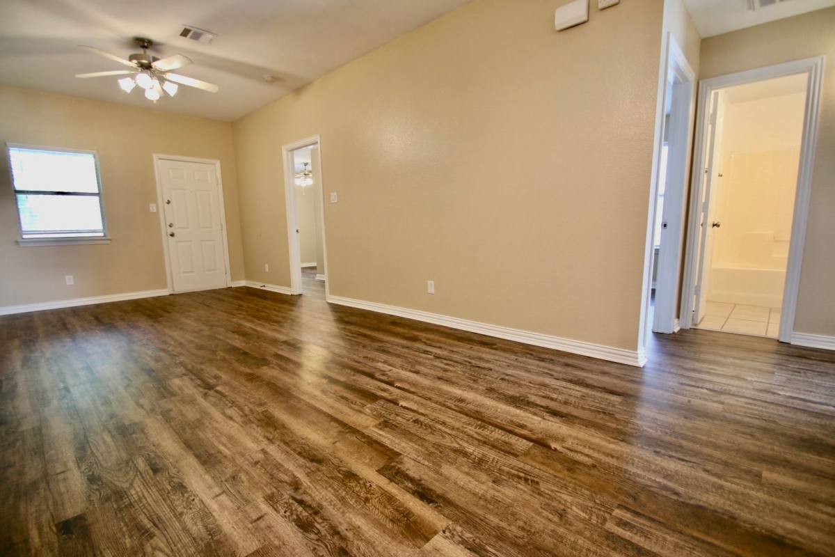 Apartment for rent at 3116-3118 S Cherry Lane, Fort Worth, TX 76116