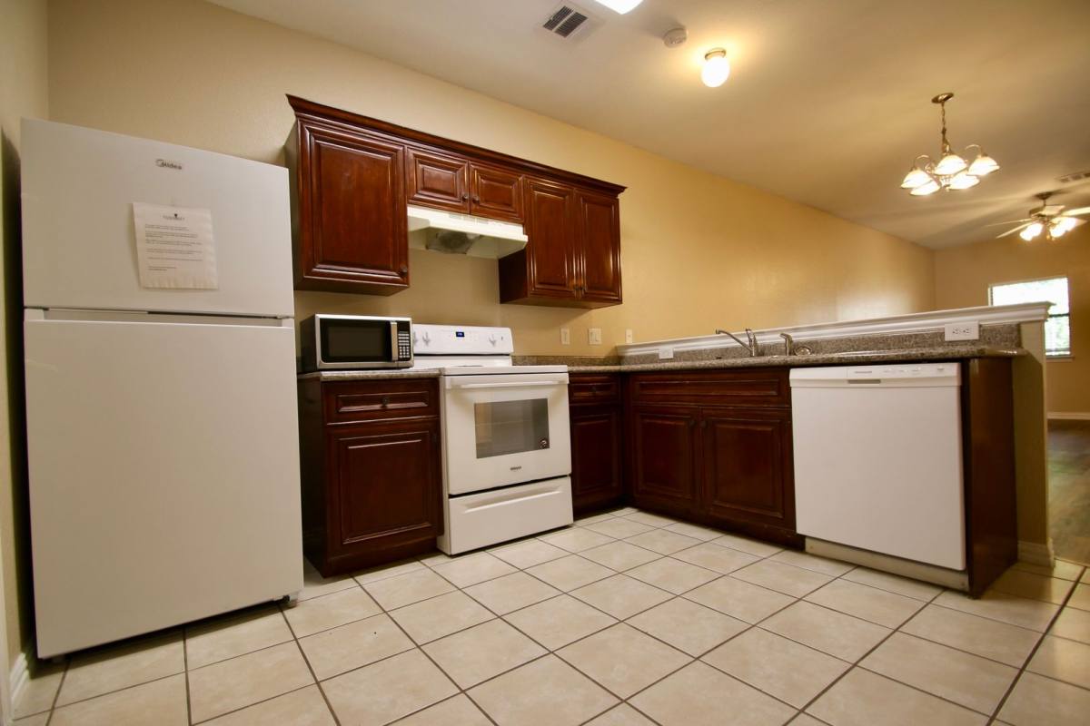 Apartment for rent at 3116-3118 S Cherry Lane, Fort Worth, TX 76116