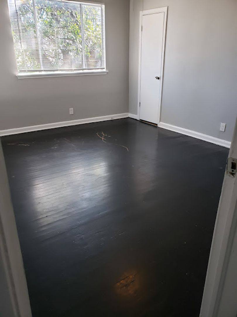 Apartment for rent at 911 913 N Fitzhugh, Dallas, TX 75204