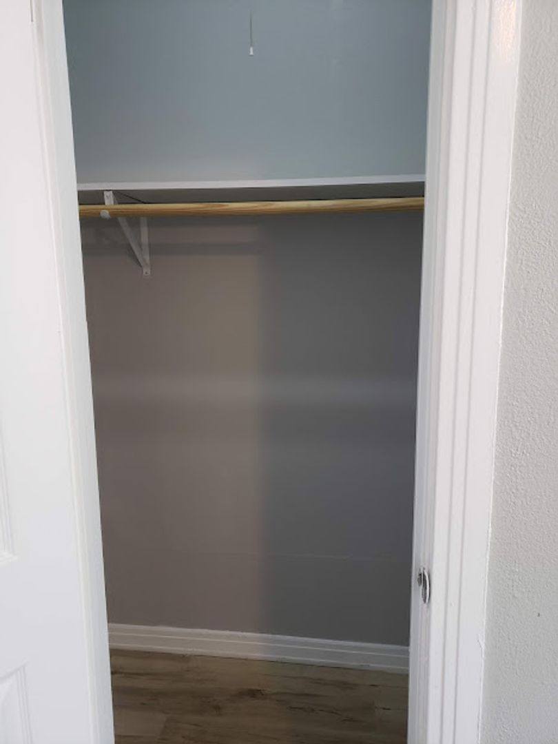 Apartment for rent at 911 913 N Fitzhugh, Dallas, TX 75204