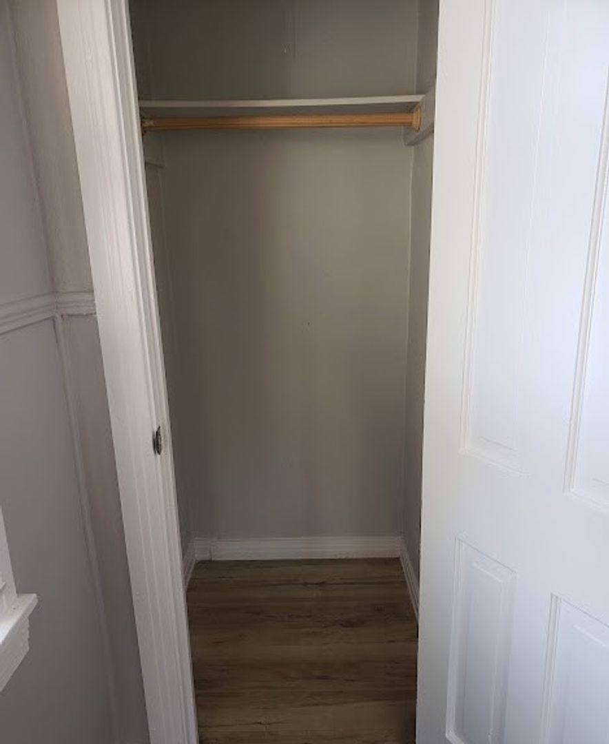 Apartment for rent at 911 913 N Fitzhugh, Dallas, TX 75204