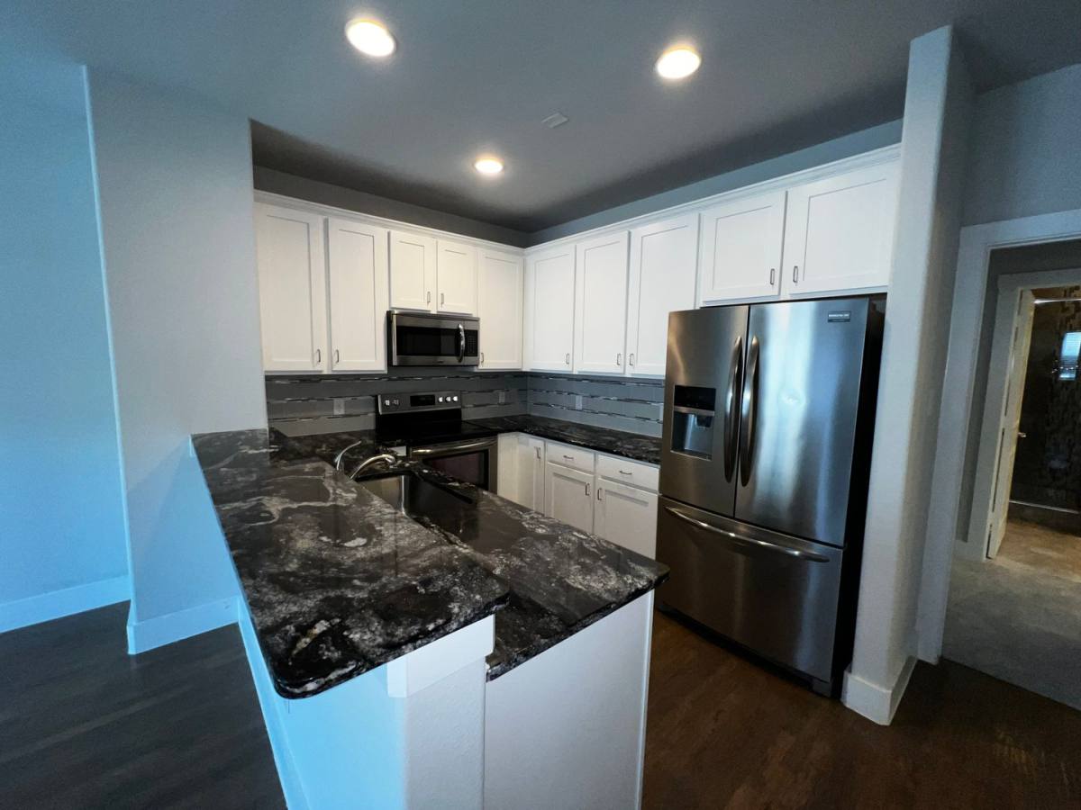 Townhouse for rent at 1319 Rancho Mirage Dr, Dallas, TX 75204