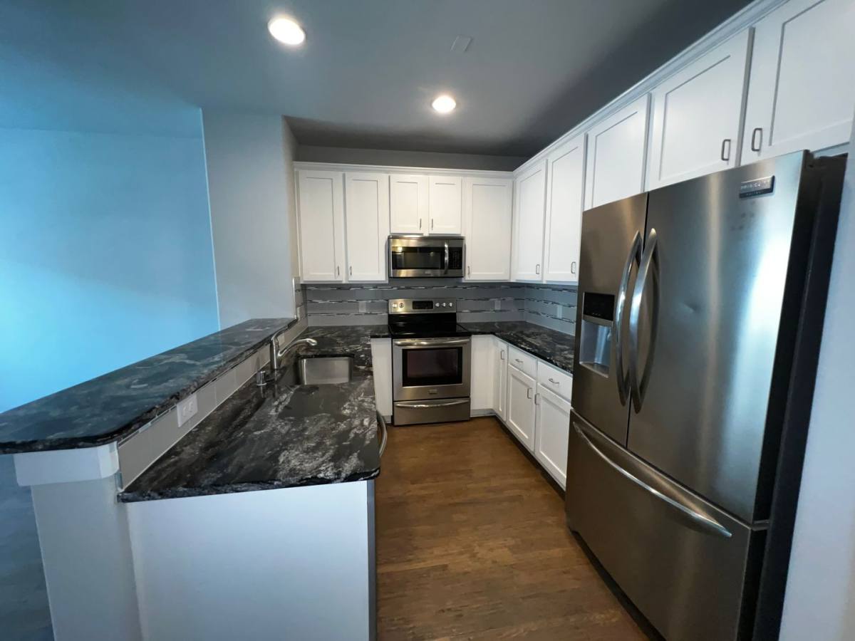 Townhouse for rent at 1319 Rancho Mirage Dr, Dallas, TX 75204