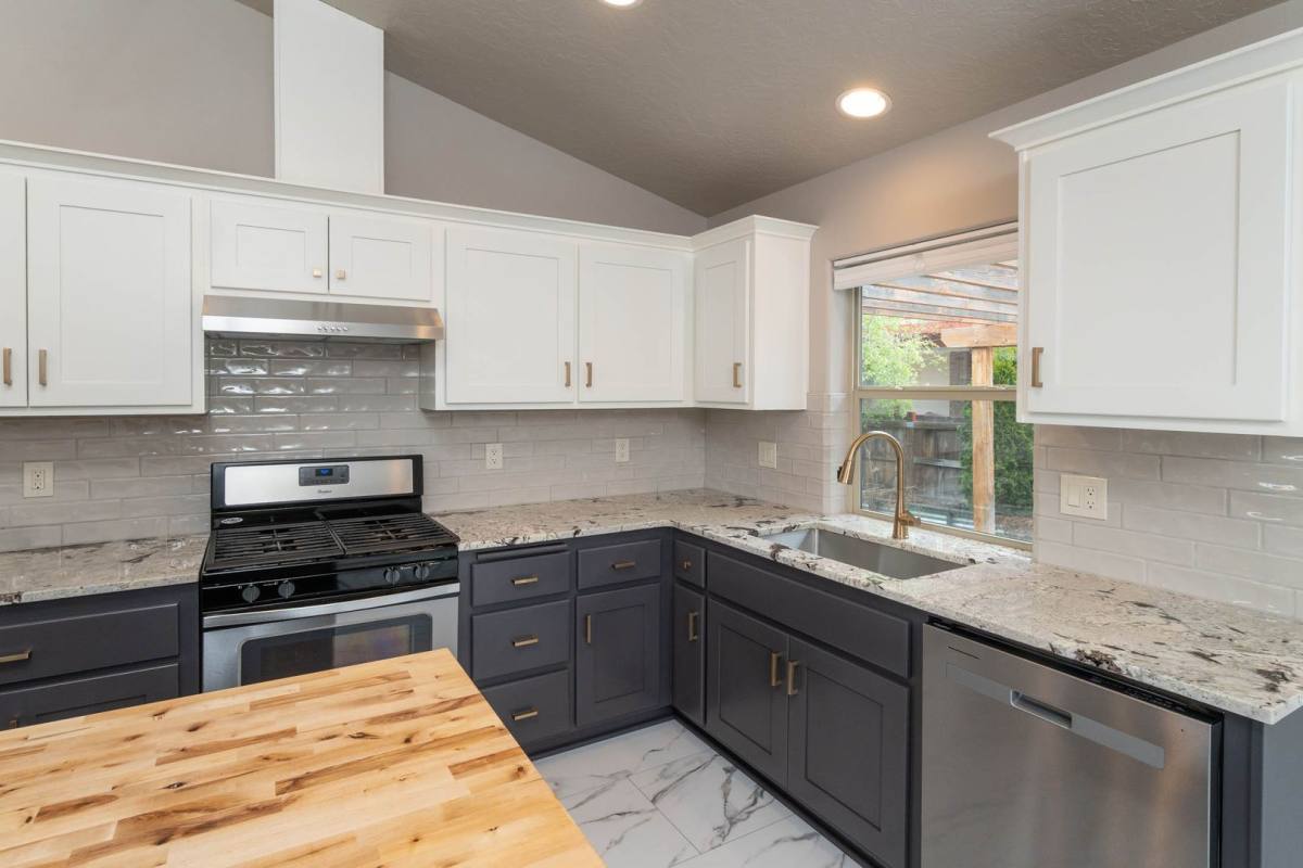 House for rent at 20665 Tango Creek, Bend, OR 97701